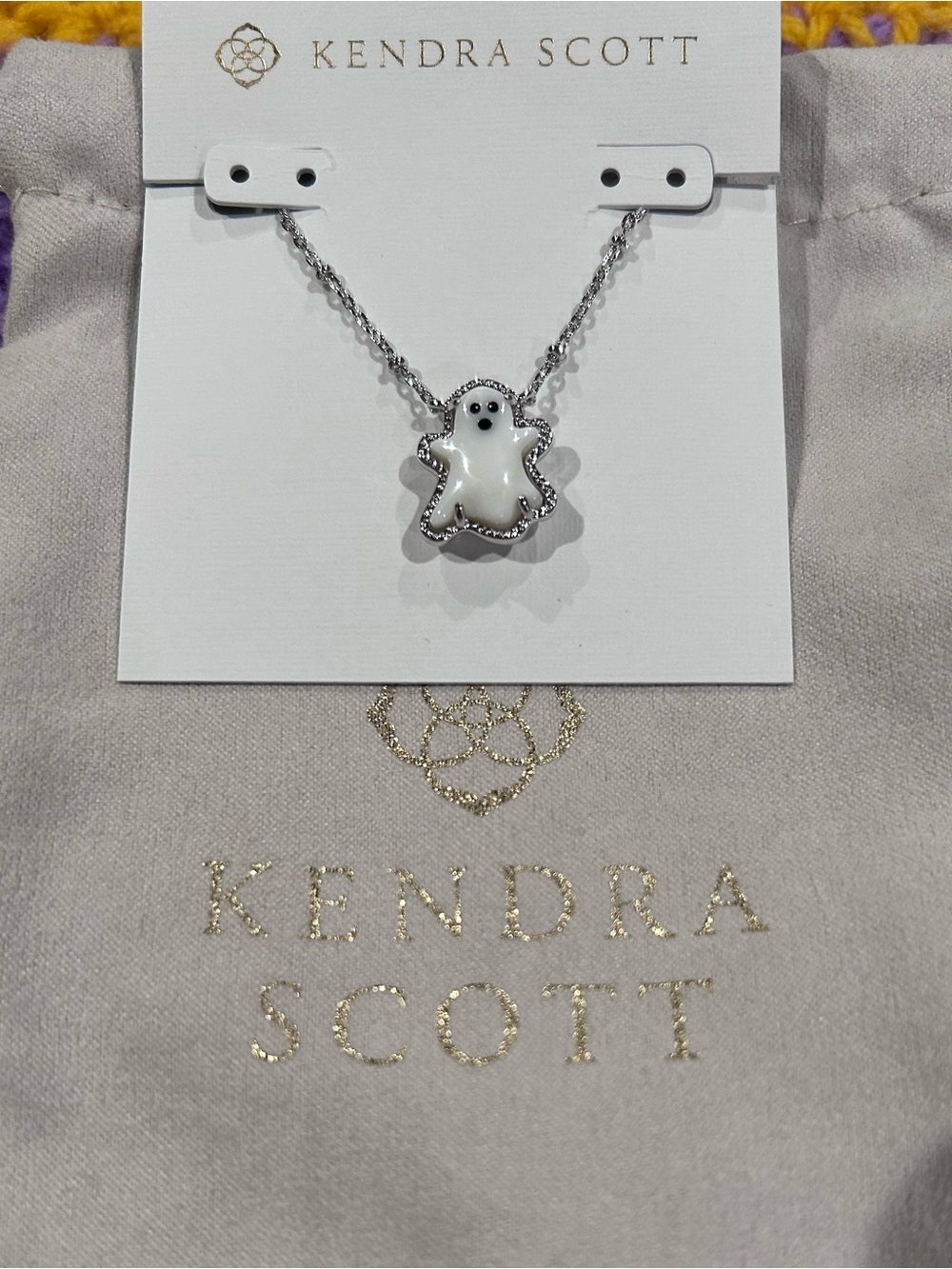 NWT Kendra Scott Silver Ghost Short Pendant Necklace - Picture 5 of 7